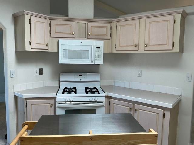 525 W El Norte Pkwy 127, Escondido, CA 92026