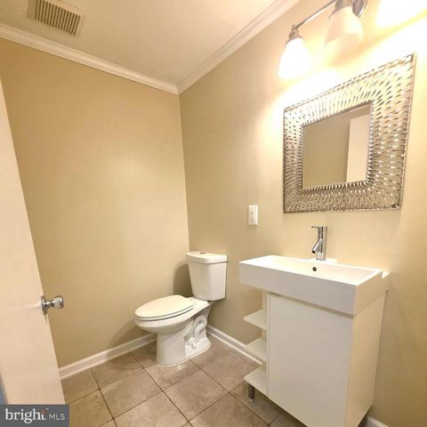 940 NEWINGTON CT, Capitol Heights, MD 20743