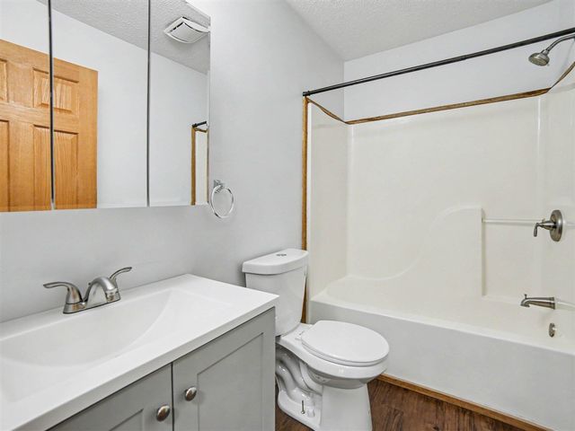 5957 W Ede Street, Pentwater, MI 49449