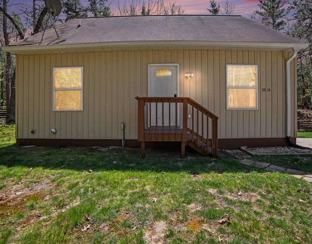 5957 W Ede Street, Pentwater, MI 49449