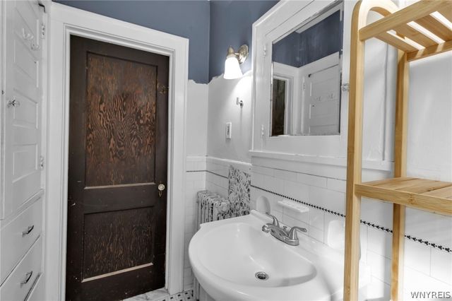 1088 Parkside Avenue, Buffalo, NY 14214