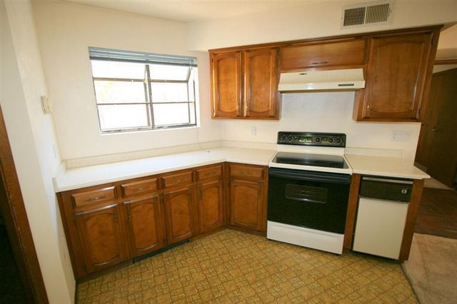 830 Live Oak Road NE E, Albuquerque, NM 87122
