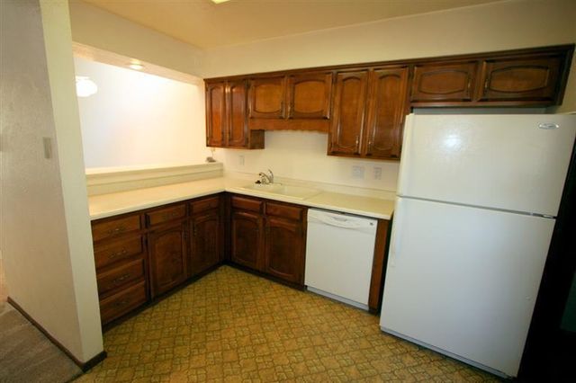 830 Live Oak Road NE E, Albuquerque, NM 87122