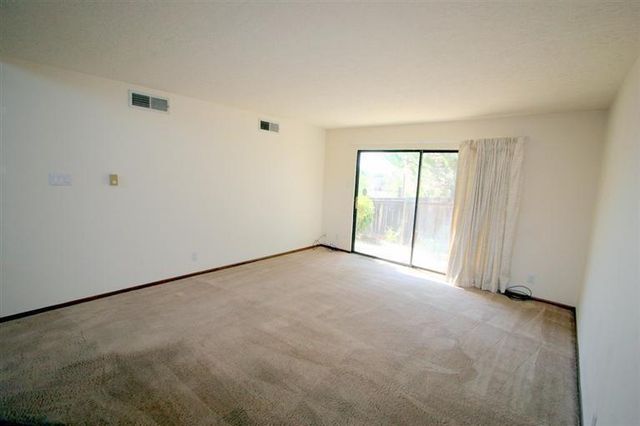 830 Live Oak Road NE E, Albuquerque, NM 87122