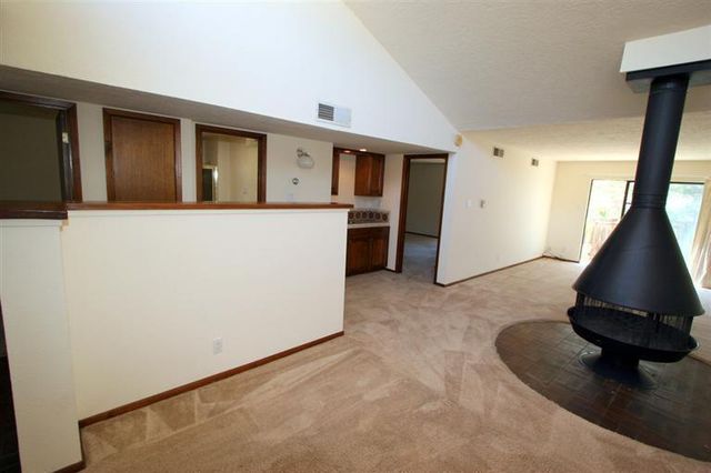 830 Live Oak Road NE E, Albuquerque, NM 87122