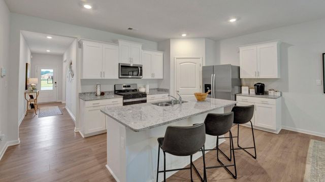 4913 Edgemont Drive, Jonesboro, AR 72405