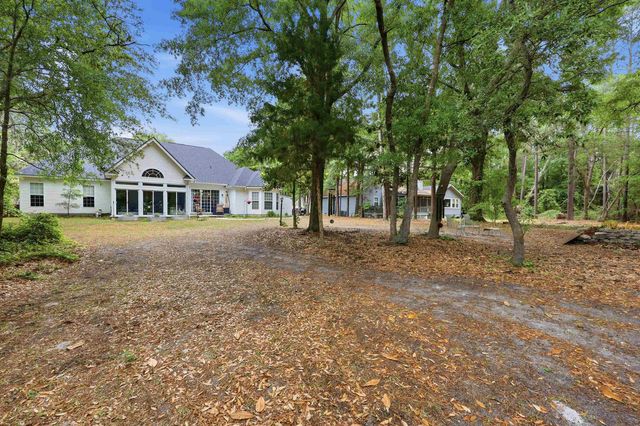 275 Oleander Dr., Pawleys Island, SC 29585