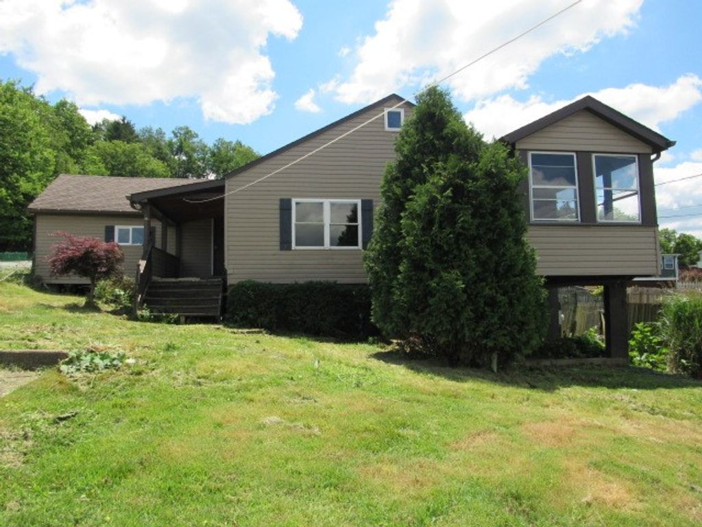 26 Mulberry Street, Belle Vernon, PA 15012