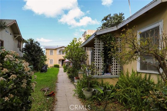 1621 N Kingsley, Los Angeles, CA 90027