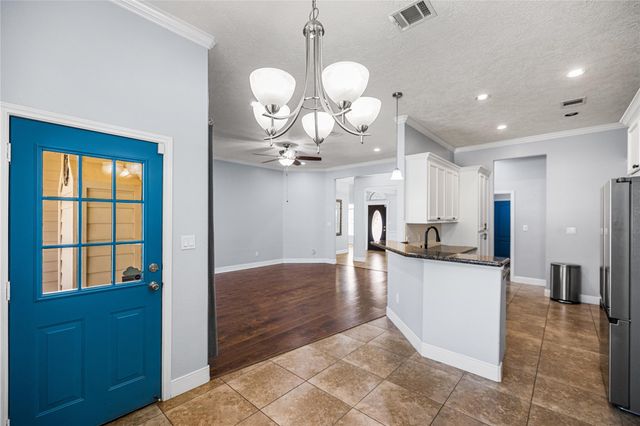 2923 Chaucer Drive, Montgomery, TX 77356