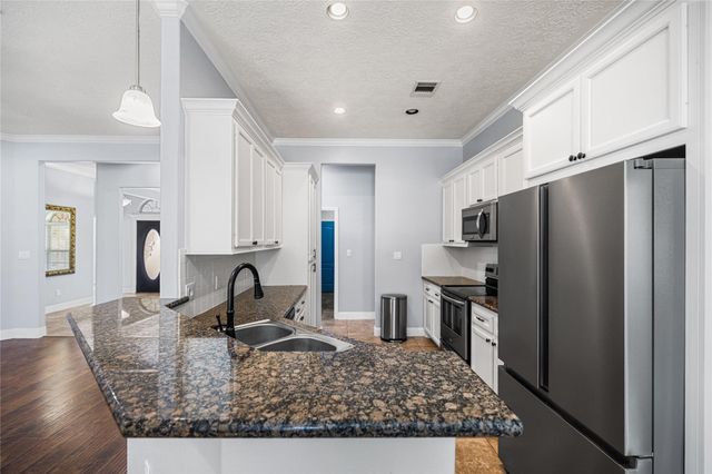 2923 Chaucer Drive, Montgomery, TX 77356