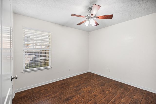 2923 Chaucer Drive, Montgomery, TX 77356