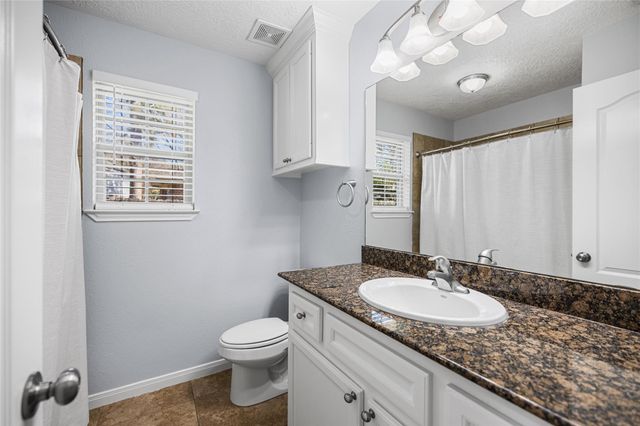 2923 Chaucer Drive, Montgomery, TX 77356