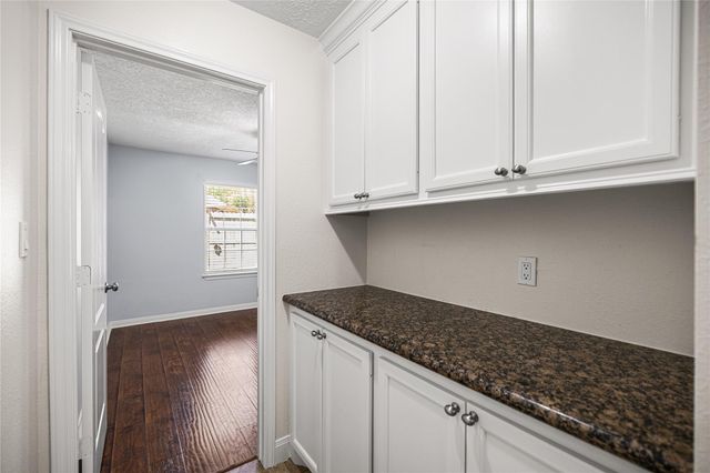 2923 Chaucer Drive, Montgomery, TX 77356