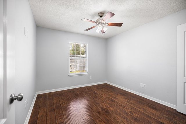 2923 Chaucer Drive, Montgomery, TX 77356