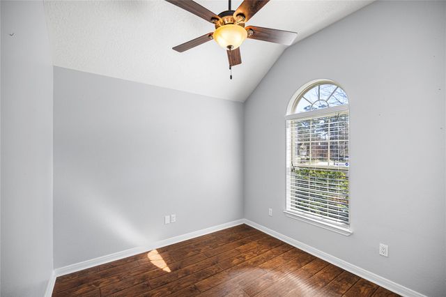 2923 Chaucer Drive, Montgomery, TX 77356