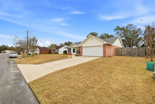 1285 Jefferyscot Drive, Crestview, FL 32536