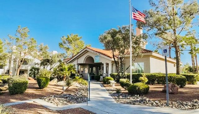 7820 Ravenhollow Lane, Las Vegas, NV 89145