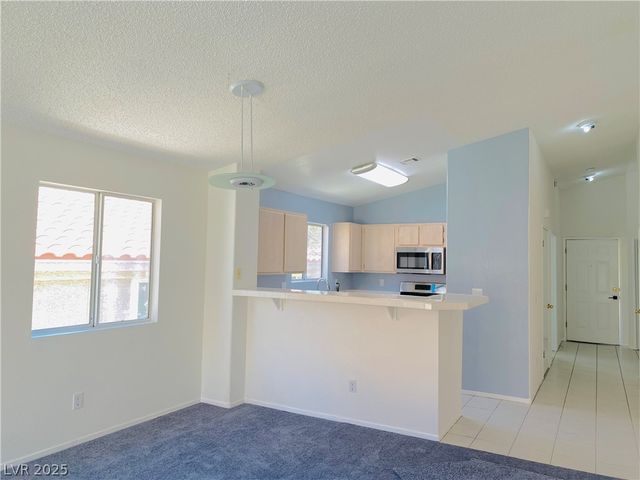 7820 Ravenhollow Lane, Las Vegas, NV 89145