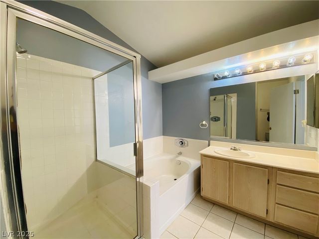 7820 Ravenhollow Lane, Las Vegas, NV 89145