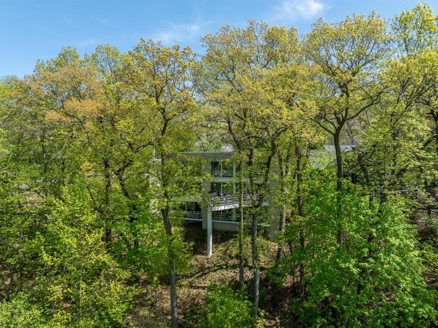 906 Tarrant DRIVE, Fontana, WI 53125