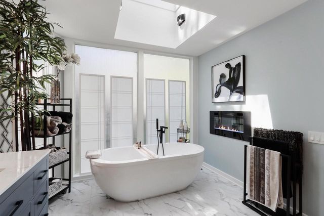 906 Tarrant DRIVE, Fontana, WI 53125