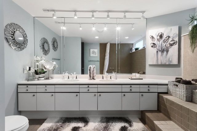 906 Tarrant DRIVE, Fontana, WI 53125