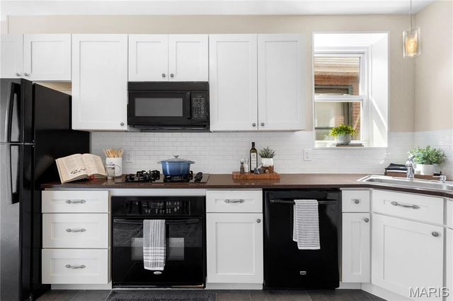 6634 Elmer Avenue, St Louis, MO 63109