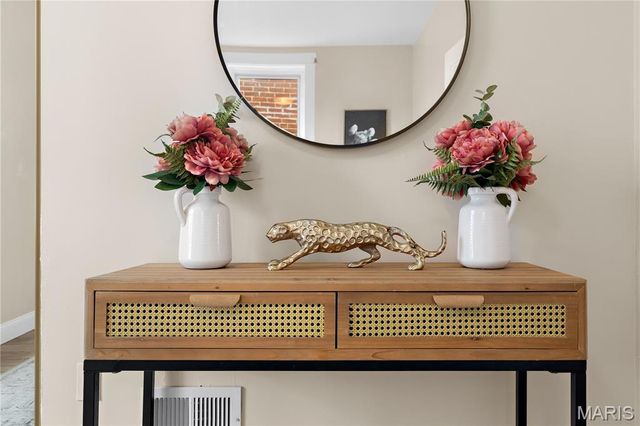 6634 Elmer Avenue, St Louis, MO 63109