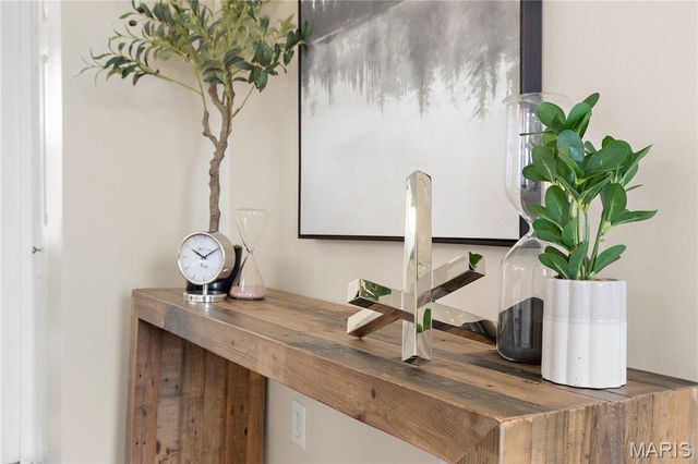 6634 Elmer Avenue, St Louis, MO 63109