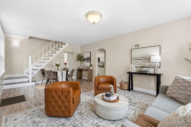 6634 Elmer Avenue, St Louis, MO 63109