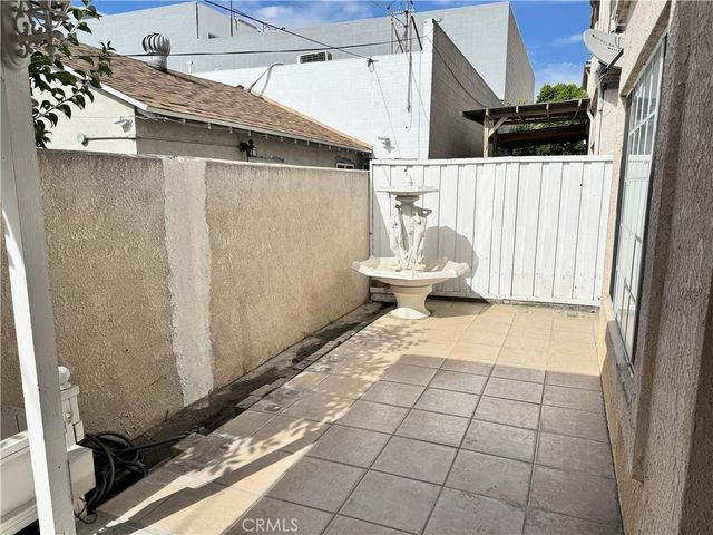 18319 Hart Street 3, Reseda, CA 91335