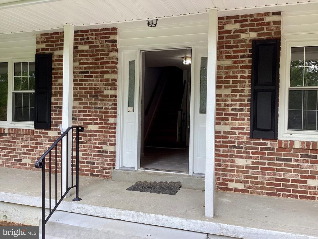 Image 33 of property listing at 115 FOX HALL DR, Dover, DE 19904