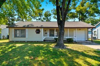8401 Highcrest Drive, Houston, TX 77055