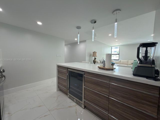 1800 Collins Avenue 3H, Miami Beach, FL 33139
