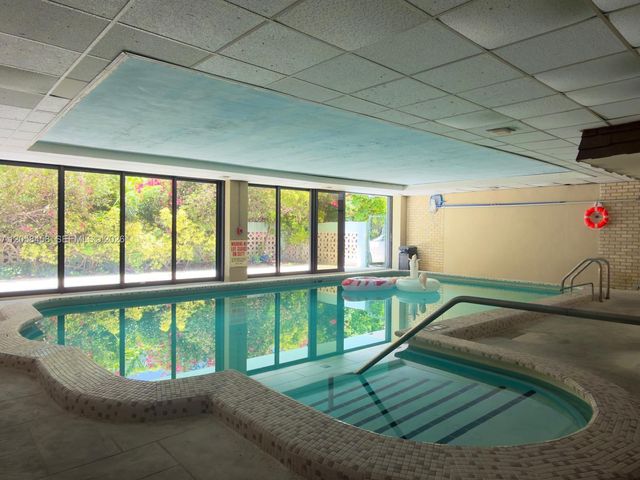 1800 Collins Avenue 3H, Miami Beach, FL 33139