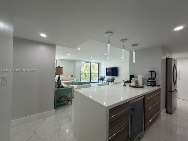 1800 Collins Avenue 3H, Miami Beach, FL 33139