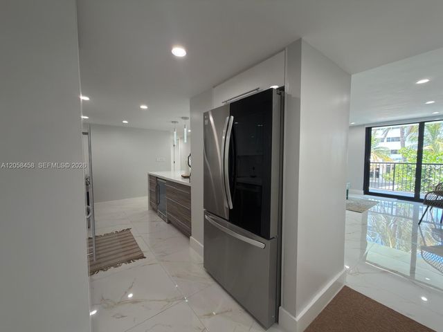 1800 Collins Avenue 3H, Miami Beach, FL 33139