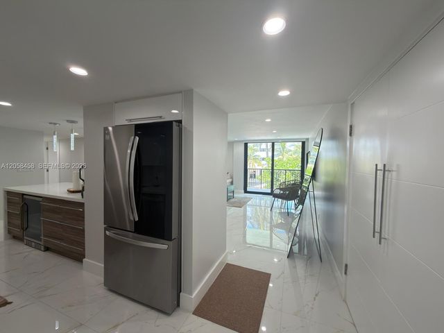 1800 Collins Avenue 3H, Miami Beach, FL 33139