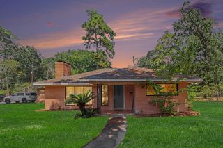 110 S Woodsway Street W, Conroe, TX 77301