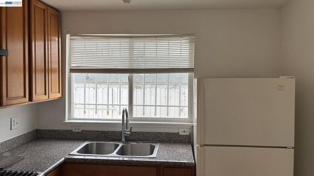 10469 West Ct, Oakland, CA 94603
