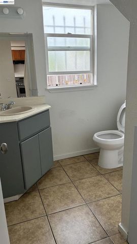 10469 West Ct, Oakland, CA 94603