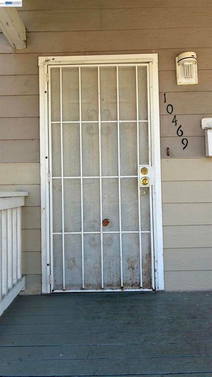 10469 West Ct, Oakland, CA 94603