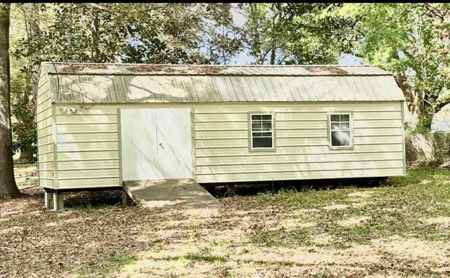 1603 Church St., Columbia, MS 39429