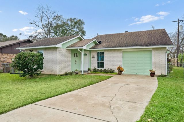 3908 Colorado Avenue, Dickinson, TX 77539