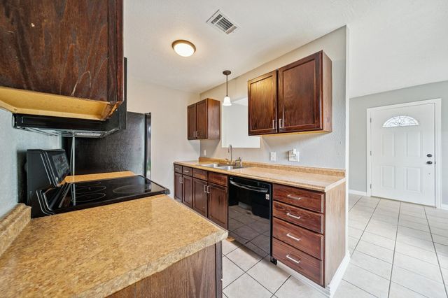 3908 Colorado Avenue, Dickinson, TX 77539