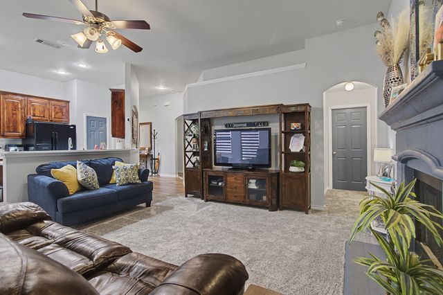 648 Handle Drive, Crowley, TX 76036