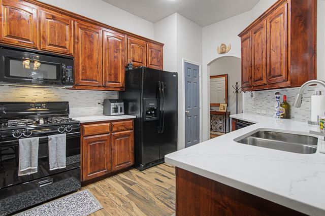 648 Handle Drive, Crowley, TX 76036