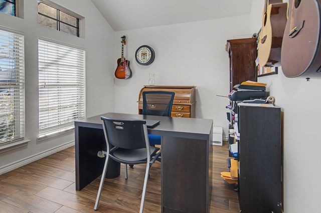 648 Handle Drive, Crowley, TX 76036