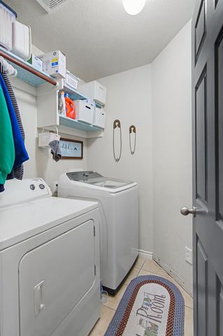 648 Handle Drive, Crowley, TX 76036